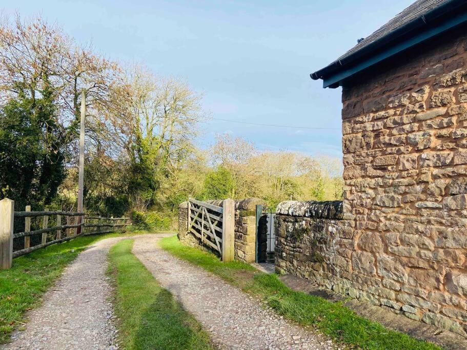 The Owl House Cottage Welsh Newton Common 外观 照片